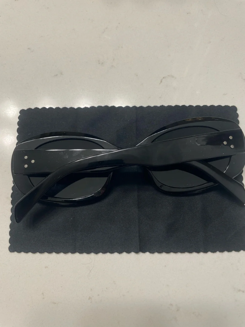 Classic Black Oval Women's Sunglasses - Picture 2 of 2